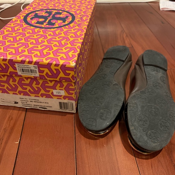 Tory Burch Two Toned Ballet Flats size 5 - Picture 3 of 5